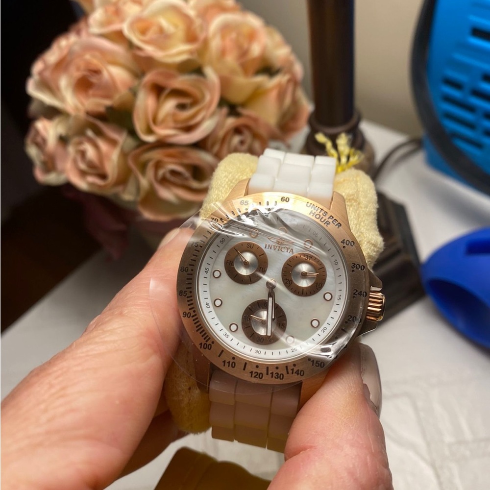 Women’s INVICTA Speedway Rose gold 🌹⏱️